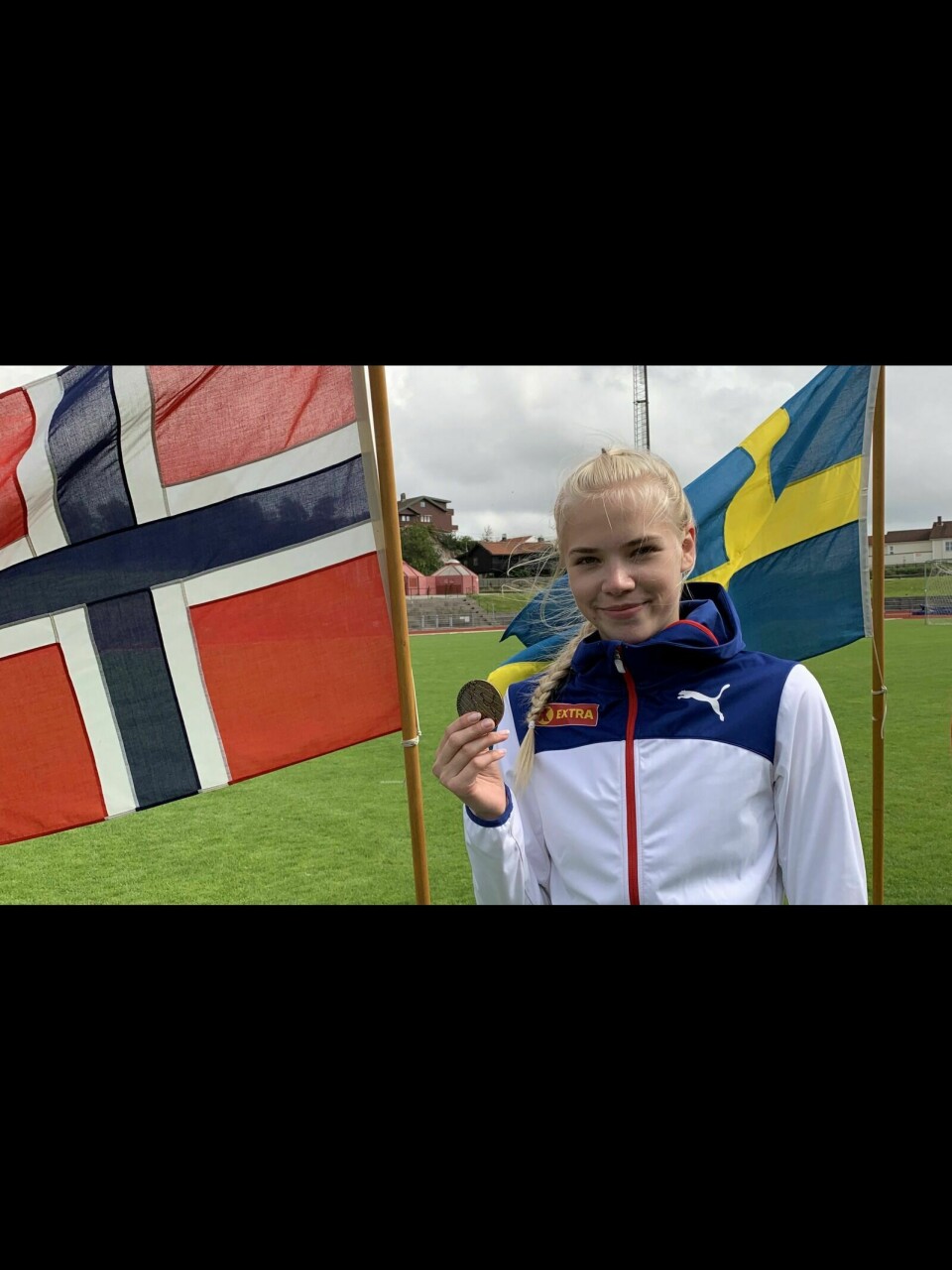 VANT BRONSE: Marie Brekke fra Målselv IL med en historisk Målselv-bronse i nordisk juniorlandskamp i Kristiansand sist helg. Foto: Privat