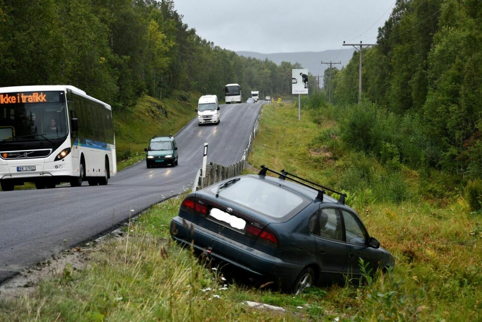ULYKKE: Politiet meldte klokken 12:43 om en bilulykke ved Buktamoen. Det er ikke meldt om personskader. Foto: Torbjørn Kosmo