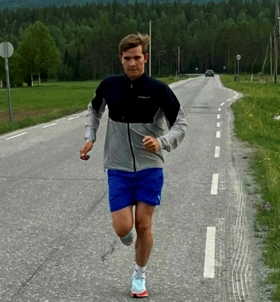 STERK TID: Adrian Nymo Melseth slo til med et sterkt milløp på Kvaløya søndag. Foto: Privat