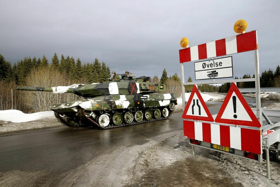 I NORGE: Ei svensk Leopard-stridsvogn under øvelse Cold Response 2016. Foto: Torbjørn Kjosvold, Forsvaret