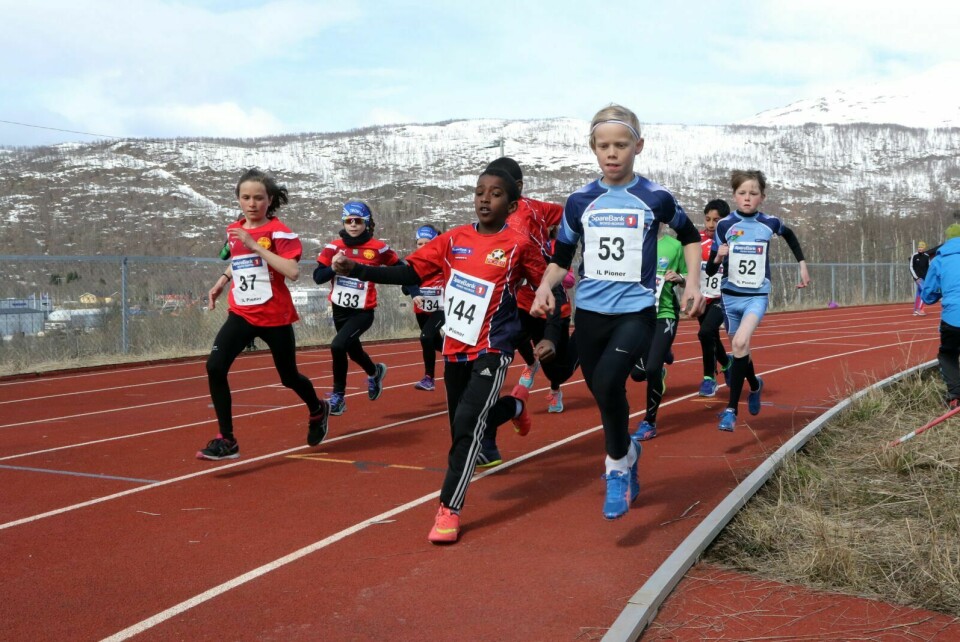 ÅPNING: Til helga arrangeres kretsens første banestevne i friidrett i Finnfjordbotn. Foto: Ivar Løvland