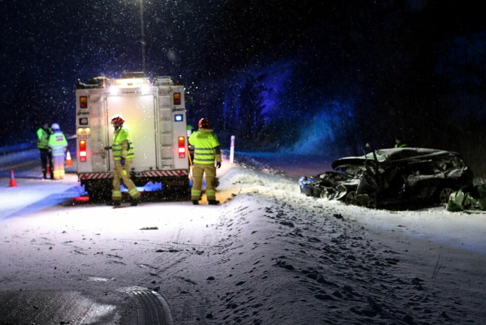 DØMT: Føreren av vogntoget som forårsaket denne stygge møteulykken ved Nordkjosbotn, er nå dømt i Nord-Troms Tingrett. Foto: Ivar Løvland