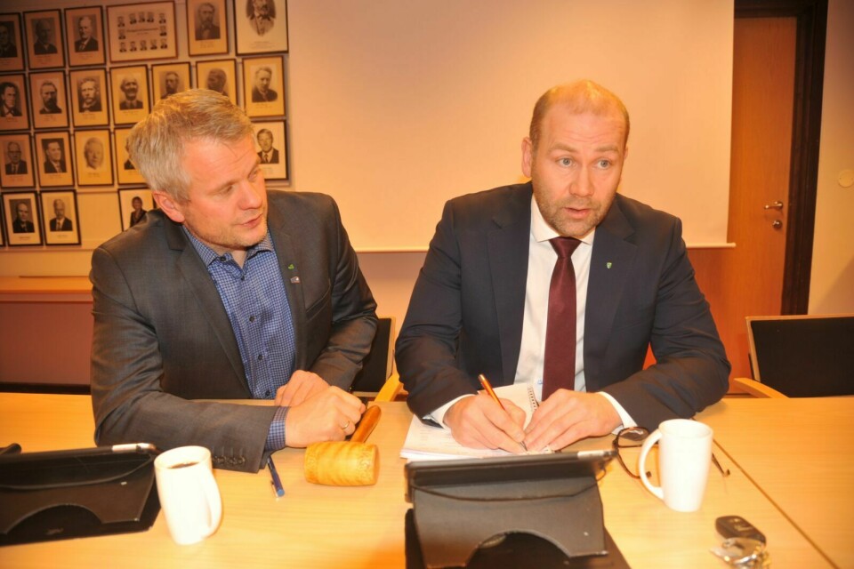 FIKK FLERTALL: Høyre og Arbeiderpartiet, er representert ved varaordfører Martin Nymo (t.v.) og ordfører Nils Foshaug, fikk flertall for sitt forslag til budsjett for 2019. Foto: Morten Kasbergsen