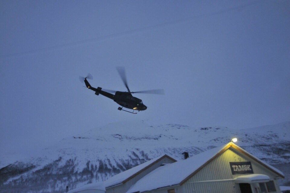 LETER VIDERE: Politiet vet ikke sikkert hvem av de savnede skituristene som ligger igjen i fjellet i Tamokdalen. Tirsdag starter identifikasjonsarbeidet. Foto: Sol Gabrielle Larsen