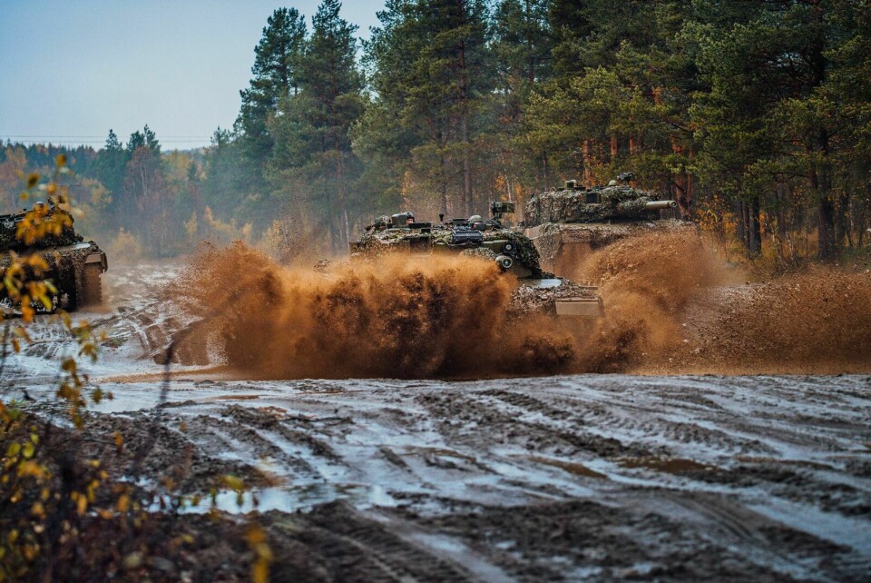 Leopard 2A4NO stridsvogner under øving på Fossmofeltet i Målselv. Foto: Ole-Sverre Haugli / Forsvaret