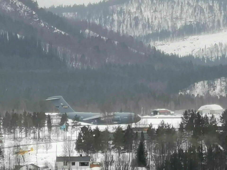 TRANSPORTFLY: Et amerikansk C-17-transportfly frakter materiell hjem til USA. Foto: Torbjørn Kosmo