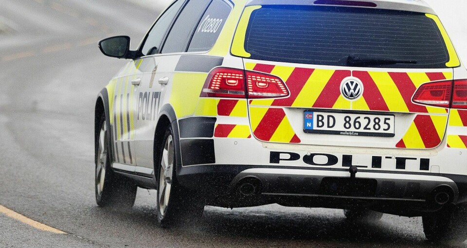 KONTROLL: 18 bilister ble stoppet i en fartskontroll i Lavangsdalen i går kveld. Foto: Gorm Kallestad/NTB