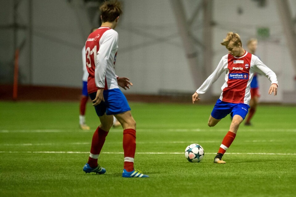 UNG: Henrik Gystad (15) hadde sin A-lagsdebut i kampen mot Tromsdalen 2 lørdag. Foto: Ole Reidar Mathisen