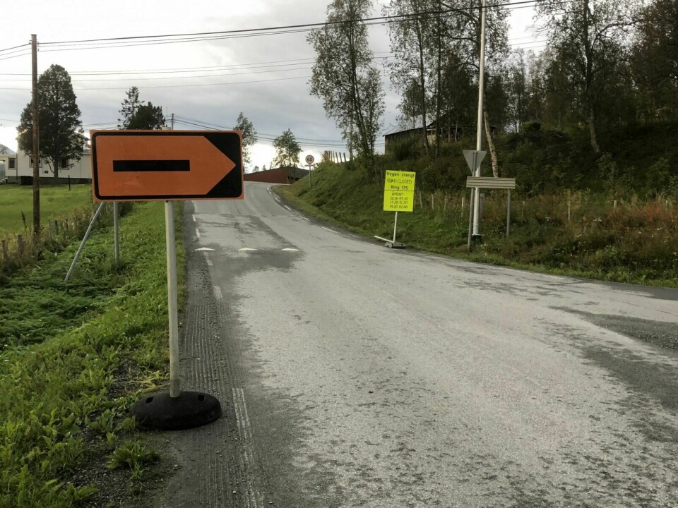 ARBEID PÅGÅR: Selv om det meste av asfalteringsarbeidet i og mot Malangen er over, er det fortsatt litt som gjenstår. Foto: Gjermund Nilssen