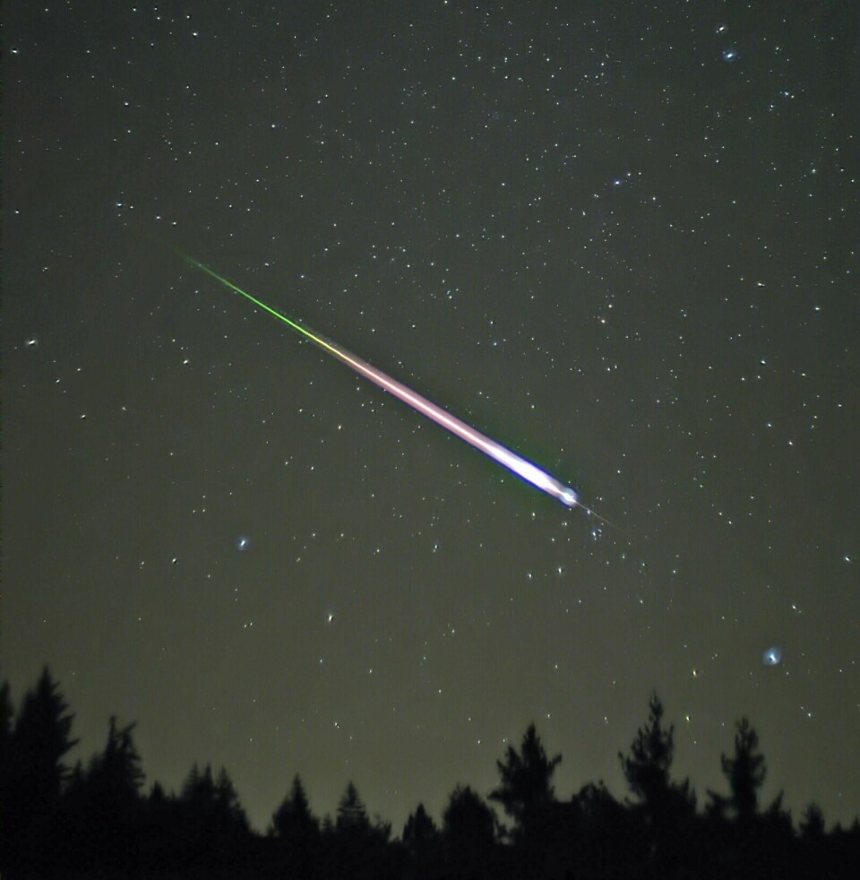 METEORSVERM: Lørdags kveld og natt kan man se en meteorsverm på himmelen. Avbildet er meteorsvermen Leonidene fra 2009. Foto: Navicore/Wikipedia