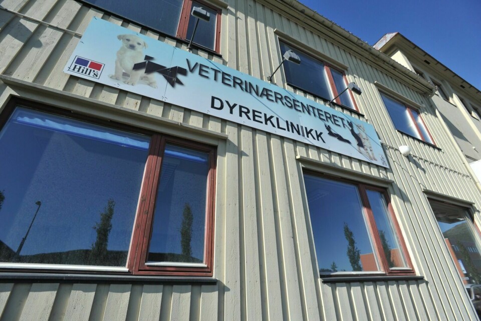 AVVIKLET: Butikken og dyreklinikken i Samvirkegården på Setermoen stengte dørene i sommer. Kundene er henvist til hovedkontoret på Sjøvegan. Foto: Terje Tverås