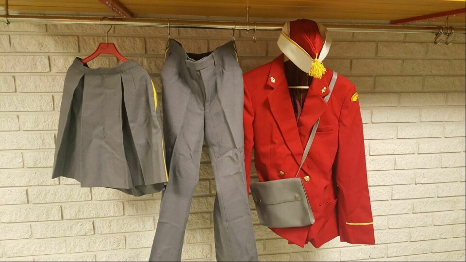 MINNER: Skolekorpsets uniform fra 1960-tallet og fram til midten av 80-tallet.