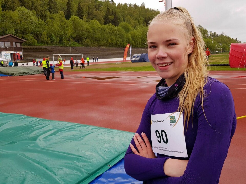 HØYT OPP: Marie Brekke fra Målselv IL håper å nå høyest mulig opp i helgas NM i friidrett på Bislett stadion i Oslo. Foto: Ivar Løvland