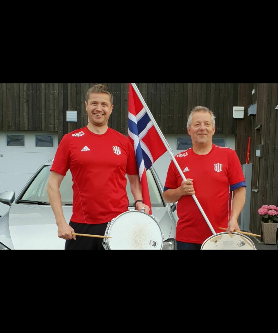 TIL KIRUNA: Rune Strand (t.v.) og Johnny Pedersen er klare for fotballkamp i Sverige. FOTO: Privat Foto: Privat