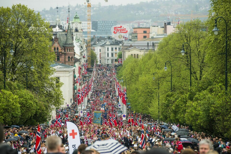 SENTRUMSNÆR DEKNING: På grunn av streiken, vil NRK i år bare sende bilder fra Oslo i sin 17. mai-dekning. Foto: Fredrik Varfjell / NTB scanpix