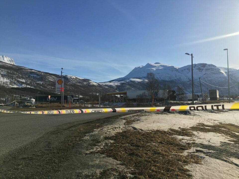 PÅGREPET: Fredag kveld klokken 21 pågrep politiet i Troms en mann i 20-årene i forbindelse med ranet av Shell-stasjonen i Nordkjosbotn tidlig fredag morgen. Foto: Maiken Kiil Kristiansen