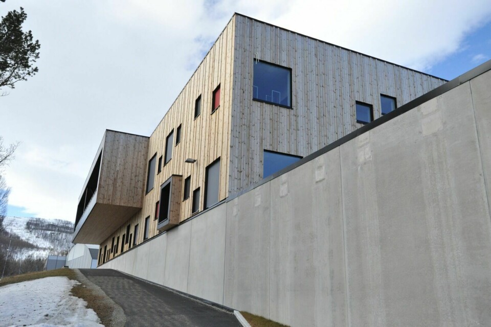 EN KLASSE MINDRE: Nye Bardufoss Videregående skole får en skoleklasse mindre, enn skolen har inneværende skoleår. Foto: Malin C. Straumsnes