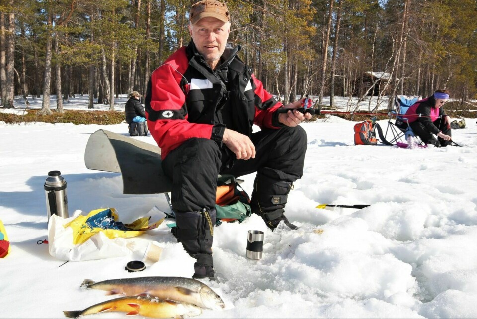 HOLDT IKKE: Knut Ove Halvorsen fra Øverbygd var 56 gram unna å stikke av med hovedpremien med sin fisk på 805 gram.