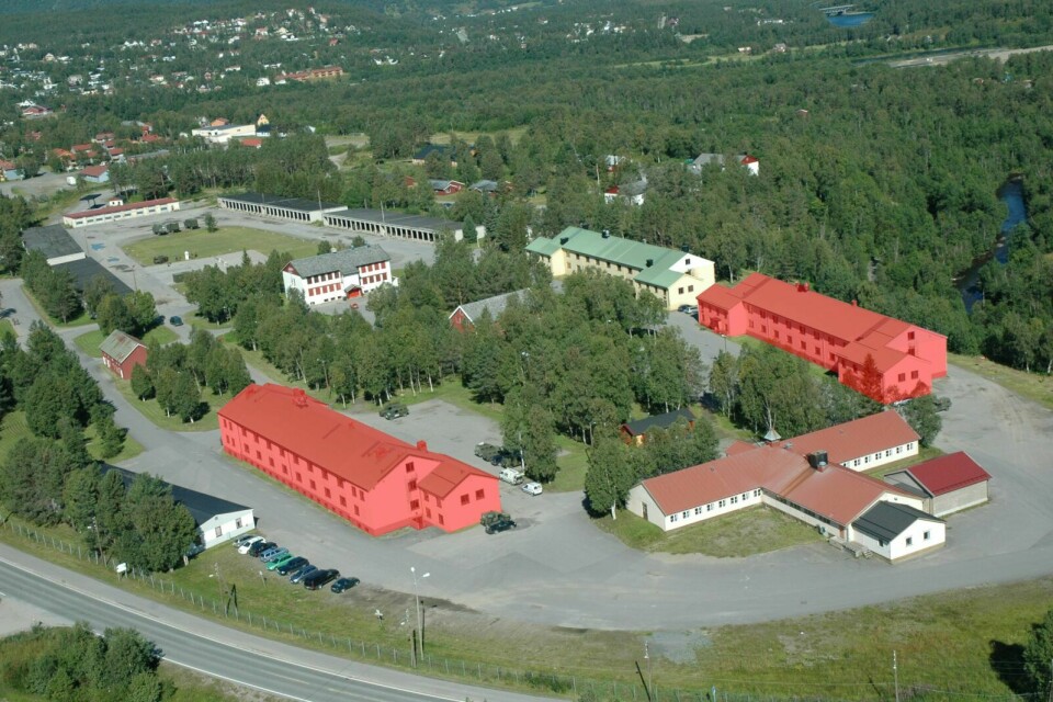 KARTLEGGER BEHOVET: Det er disse to kasernene (merket som rød) i Atillerileiren saken dreier seg om. Foto: Morten Kasbergsen
