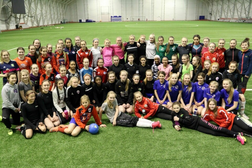NY SAMLING: For vel ett år siden var 66 jenter samlet i storhallen. Lørdag blir det enda flere. Foto: Ivar Løvland