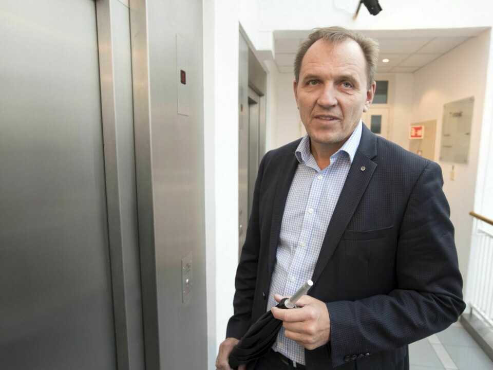 ENIGHET: Forbundsleder Yngve Carlsen i Norsk Flygerforbund på vei ut fra møtet hos Riksmekleren. Foto: Vidar Ruud / NTB scanpix