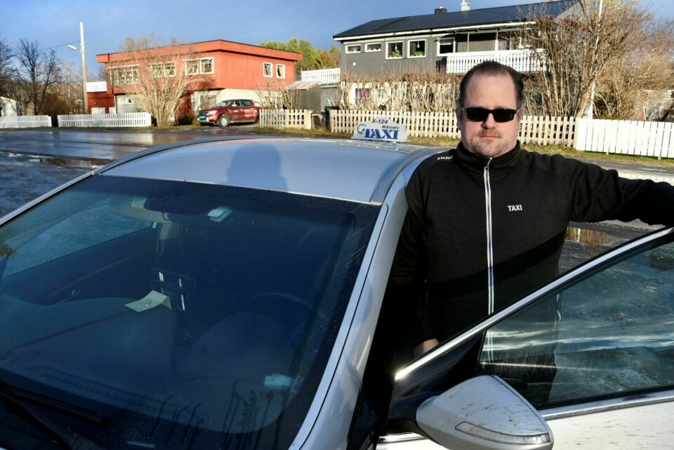 IKKE POSITIV: – De nye reglene er ikke til fordel for oss eller forbrukerne, sier drosjesjåfør Stian Pettersen til avisa mandag. Foto: Torbjørn Kosmo