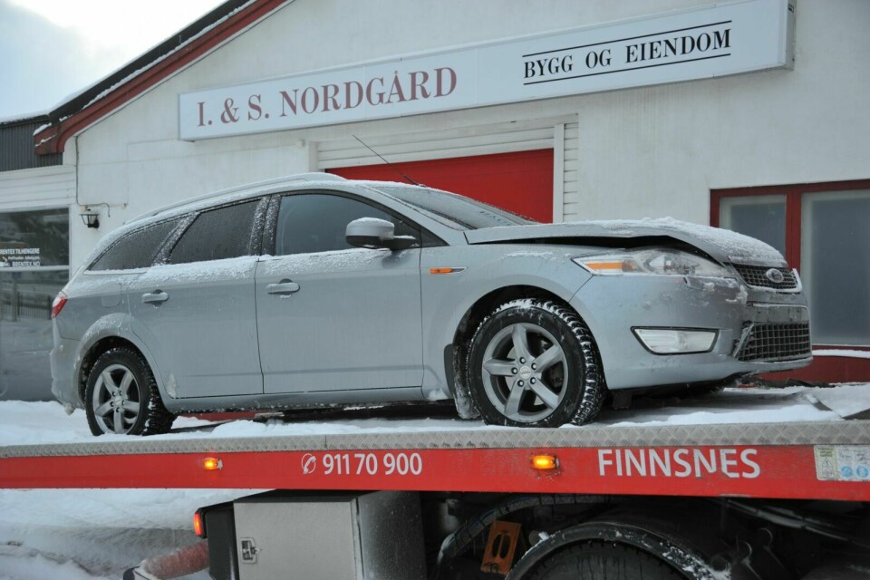KOLLISJONSSKADD: Denne bilen kjørte tirsdag inn i en annen bil bakfra på E6 ved Olsborgkrysset. Foto: Morten Kasbergsen