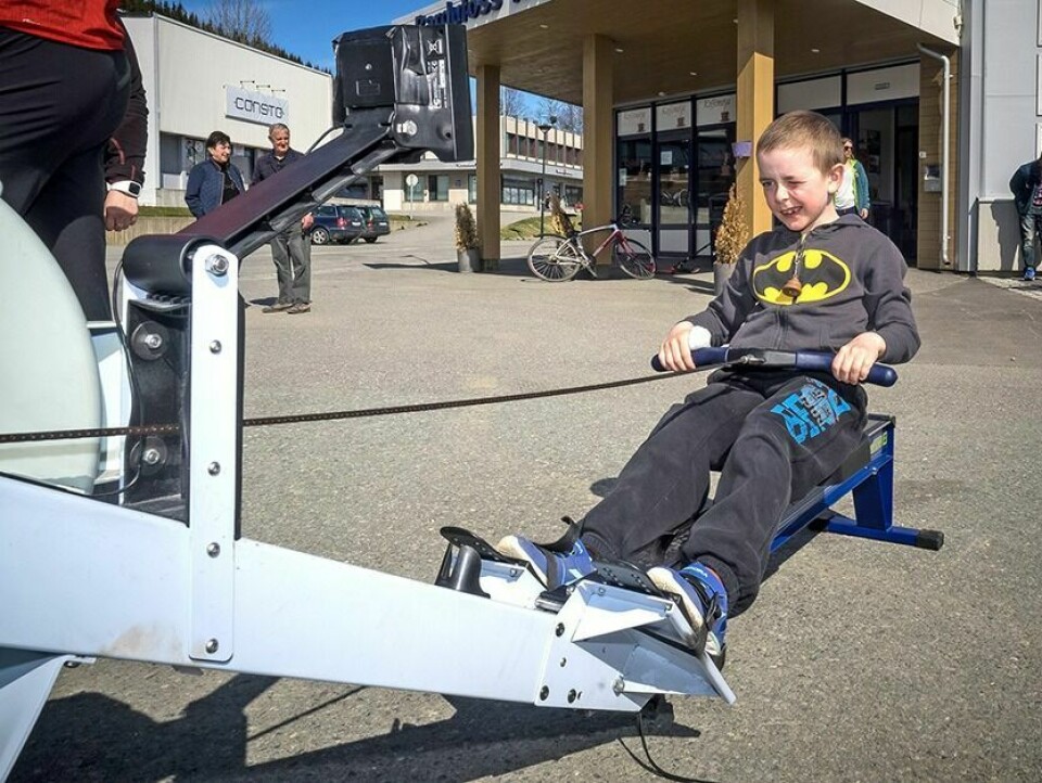 DEBUTANT: Jonas Furuly Kristiansen (8) fikk prøve romaskin for første gang.