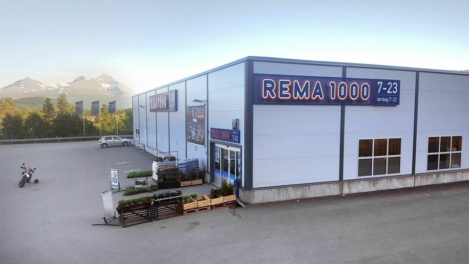 VELFUNGERENDE: Det er nå litt over fem år siden den nye Rema 1000-butikken på Bardufoss sto ferdig. Hakestad synes det er en flott og moderne butikk, med et stort potensial. Ikke minst med romslig og god parkering. Foto: Morten Kasbergsen