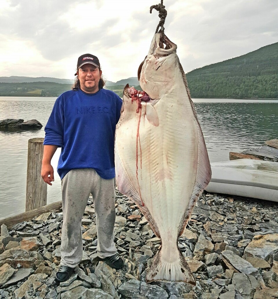 STORFISK: Fangsten ble veid inn på 74,2 kilo. – Den største fisken jeg har fått noen gang, sier Luis Stamnes. Foto: Privat