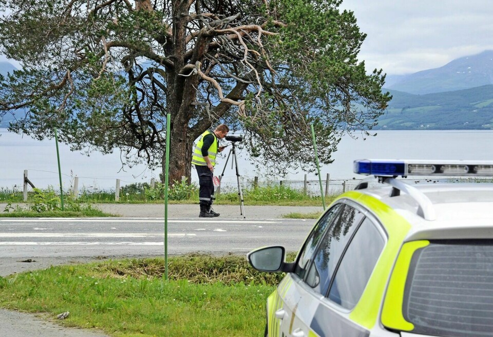 MANGE SYNDERE: Totalt ble det skrevet ut 19 forenklede forelegg under utrykningspolitiets kontroller i Balsfjord torsdag og fredag. 14 kjørte for fort og fem for ulovlig bruk av mobiltelefon.