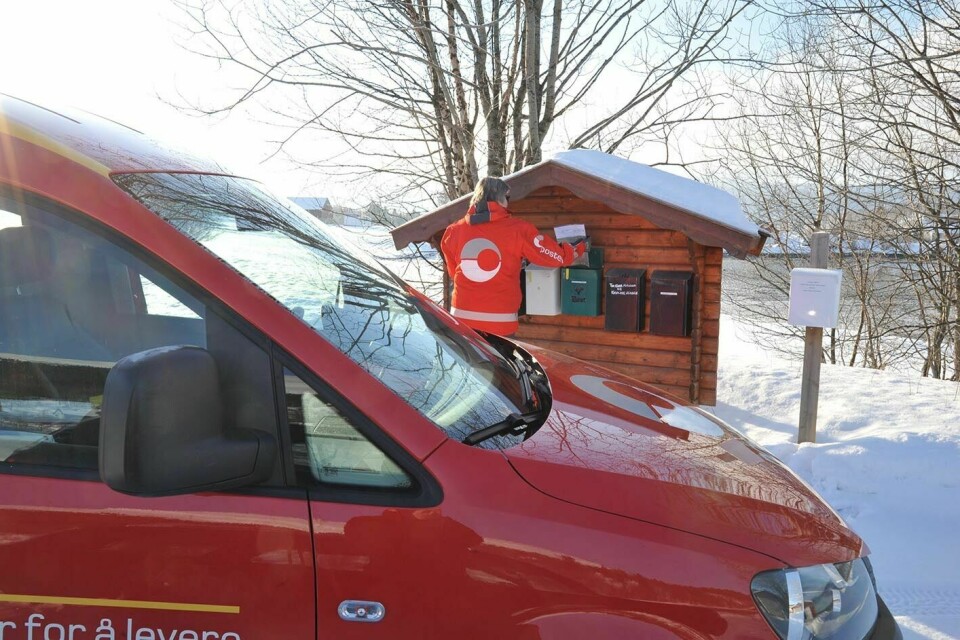 SENERE OG SJELDNERE: Posten Norge ønsker å gå bort fra skillet mellom A- og B-post og i stedet tilby post med levering i løpet av to dager. Dessuten vil Posten på sikt vurdere å kutte antall utleveringsdager ytterligere. Illustrasjonsfoto: Leif A. Stensland.