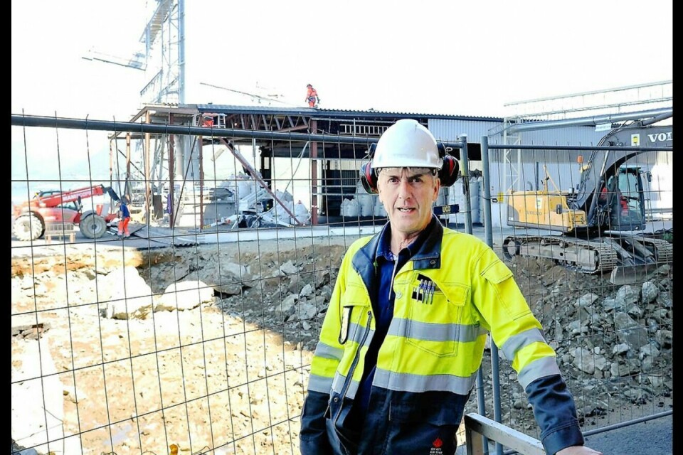 BLIR SATSET PÅ: Fabrikksjef hos Ewos på Bergneset, Bjørn Gjærum, mener utbyggingen som startet sist uke ,er et tegn på at bedriften på blir satset på. Foto: Leif A. Stensland