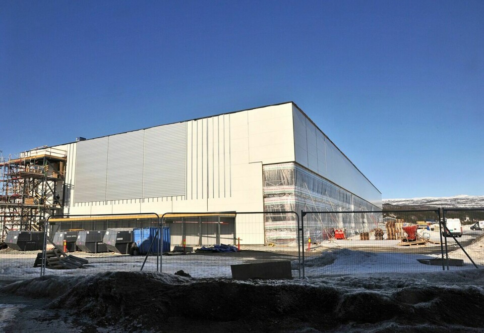 GIGANTISK BYGG: Byggearbeidene på Hangar 6 på Bardufoss startet i november 2014. 139 luftving skal etter planen ta i bruk bygget i november i år. Foto: Kari Anne Skoglund