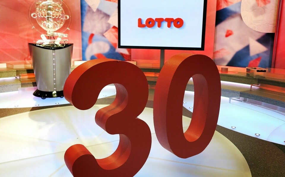 BLE MILLIONÆR: Påskeaften trakk Norsk Tipping ut 30 Superlotto-millionnærer for å feire at Lotto har 30-årsjubileum i år. En av de heldige vinnerne var ei kvinne i 60-årene fra Bardu. Foto: Norsk Tipping.