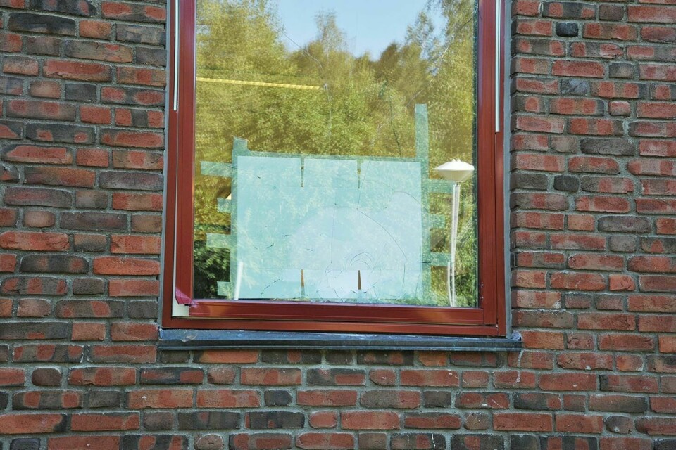 INNBRUDD: Mannen i 30-årene tok seg inn på legekontoret ved å ødelegge et vindu. Arkivfoto: Leif A. Stensland.
