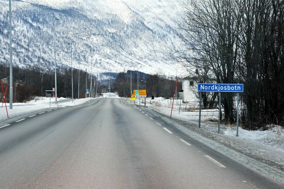STRAFFET FOR RÅKJØRING: Tromsømannen som i september råkjørte på motorsykkel og tok flere farlige forbikjøringer på E8 i Balsfjord må sone 120 dager i fengsel. I tillegg mister mannen førerkortet og må vente fem år til han igjen får sjansen til å kjøre lovlig.