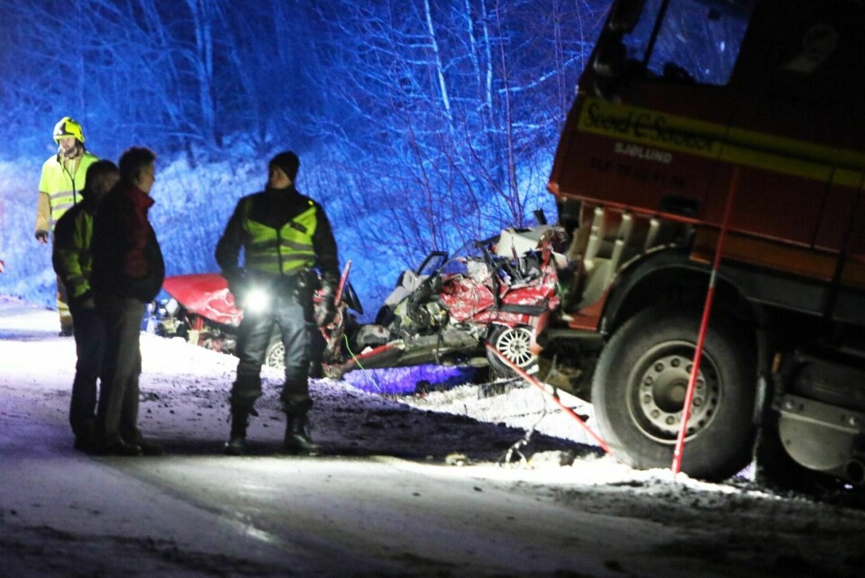 I ARREST: Føreren av det tyskregistrerte vogntoget er pågrepet i påvente av nærmere undersøkelser av kjøretøyene som var innblandet i ulykken ved Nordkjosbotn mandag kveld. Foto: Ivar Løvland