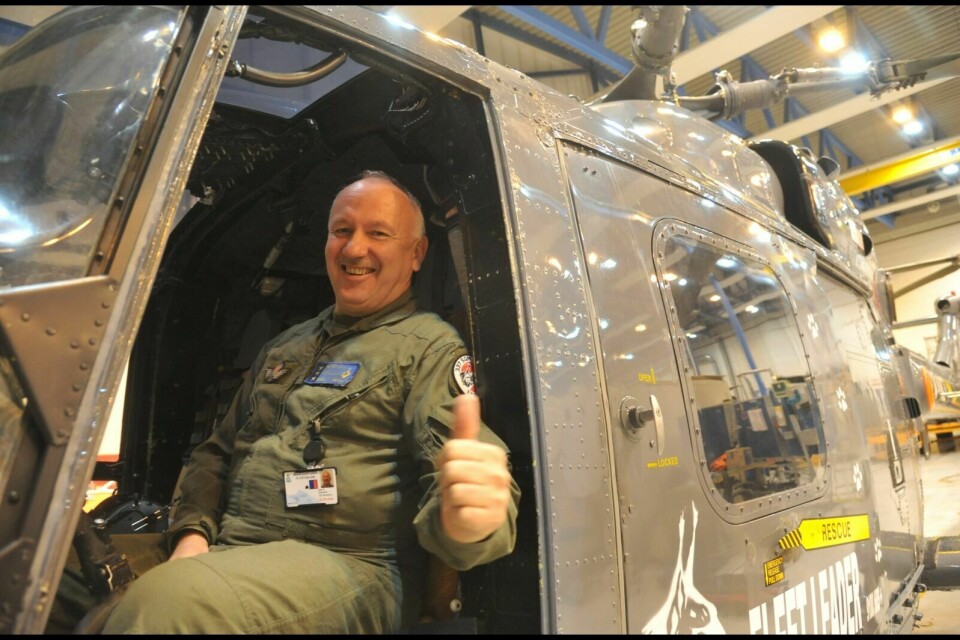 FLEST TIMER I LYNX-EN: Systemoperatør Geir Eilertsen har tilbakelagt omkring 6500 timer i Lynx-helikopter. Innen 1. januar 2015 blir begge pensjonert. Foto: Kari Anne Skoglund