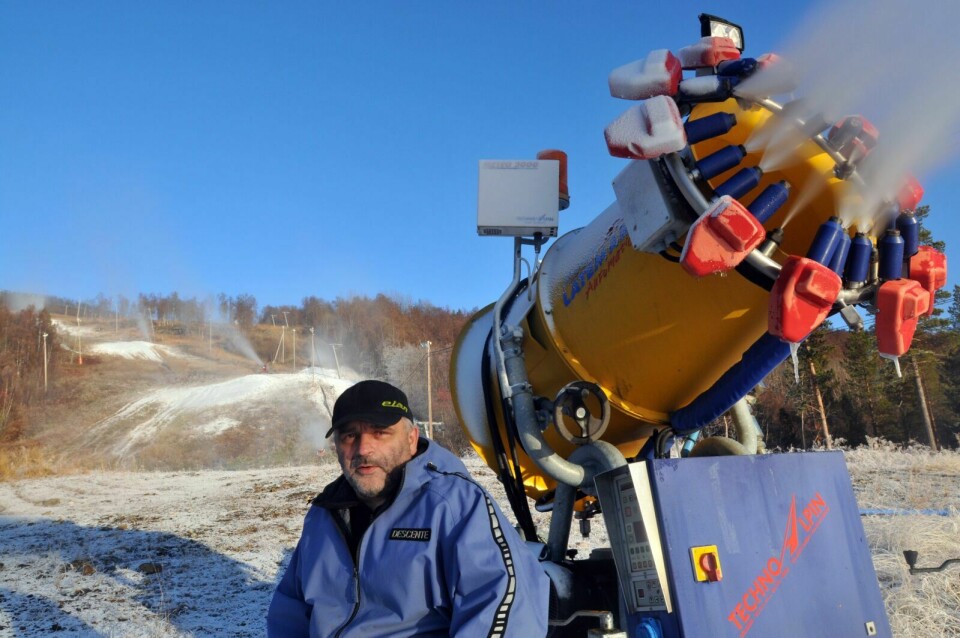 IKKE BRA: Driftsleder Ulf Ove Karlsen klarer neppe å få Steilia snølagt til alpinlandslagets planlagte treningsleir på grunn av milde temperaturer. (Arkivfoto) Foto: Terje Tverås