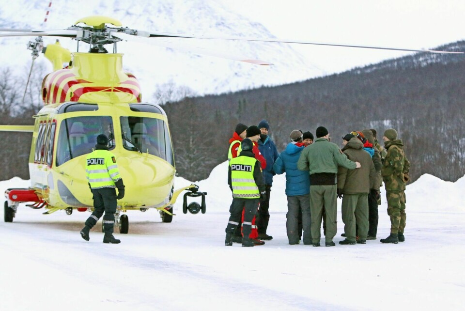 FÅR IKKE SØKT: Mandag morgen avgjorde politiet at det ikke ville bli gjennomført søk etter de fire savnede skituristene i Tamokdalen på mandag. Også tirsdag kan værutsiktene se mørke ut. Foto: Ivar Løvland