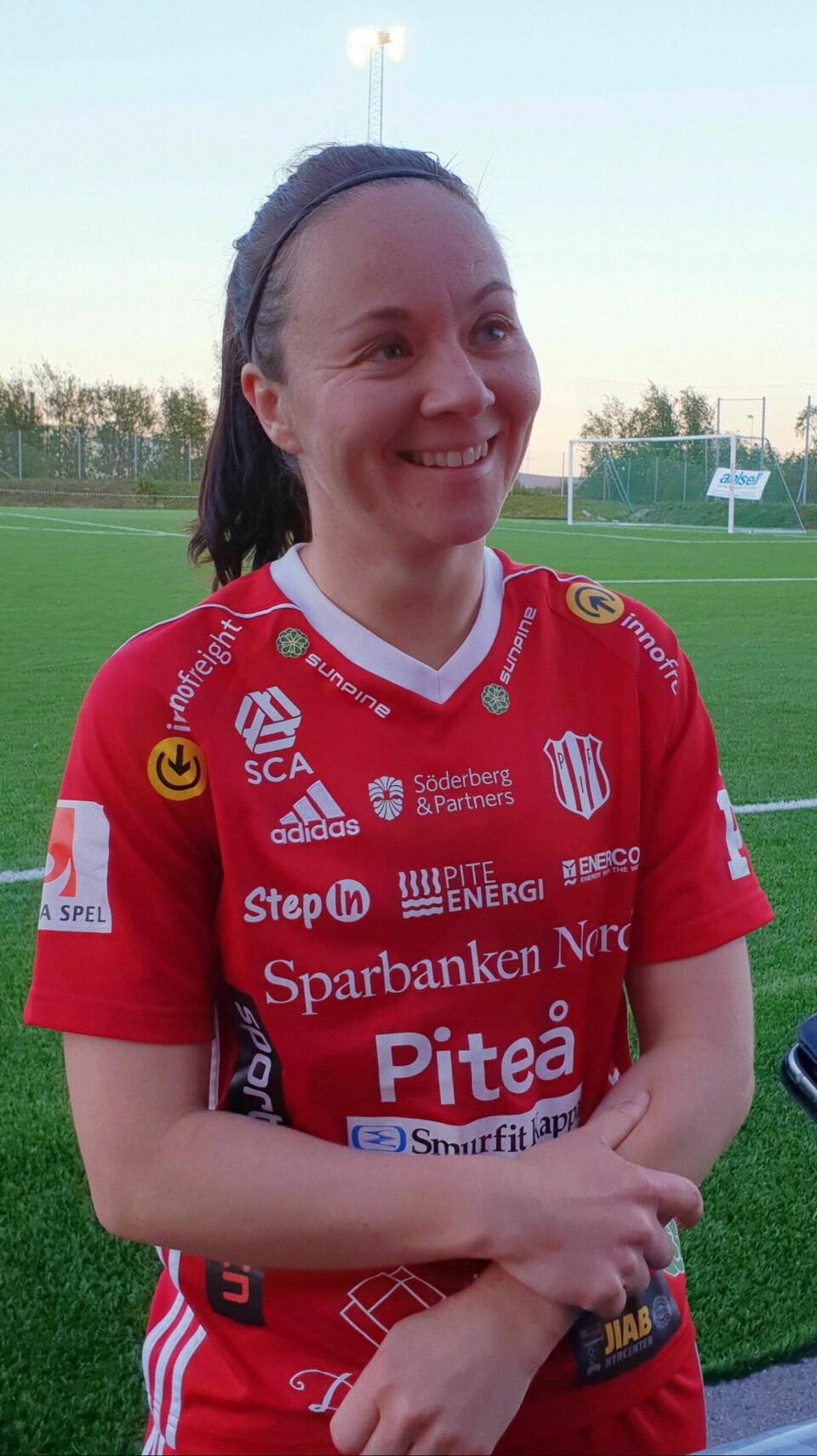 STERK SESONG: June Pedersen har hatt en ny sterk sesong i Piteå-drakten. Foto: Privat
