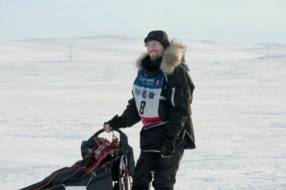 HUNDEKJØRING: Wolfgang Simon-Nilsen er hekta på å kjøre Finnmarksløpet, og er sikker på at alle andre hundekjørere tenker det samme. (Foto: privat)