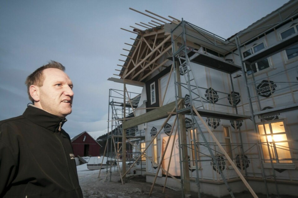 NOK Å GJØRE: Frode Berg, daglig leder i Nordbohus, har flere byggeprosjekter på gang. Dette huset er under oppføring i Østerdalen. Foto: Terje Tverås