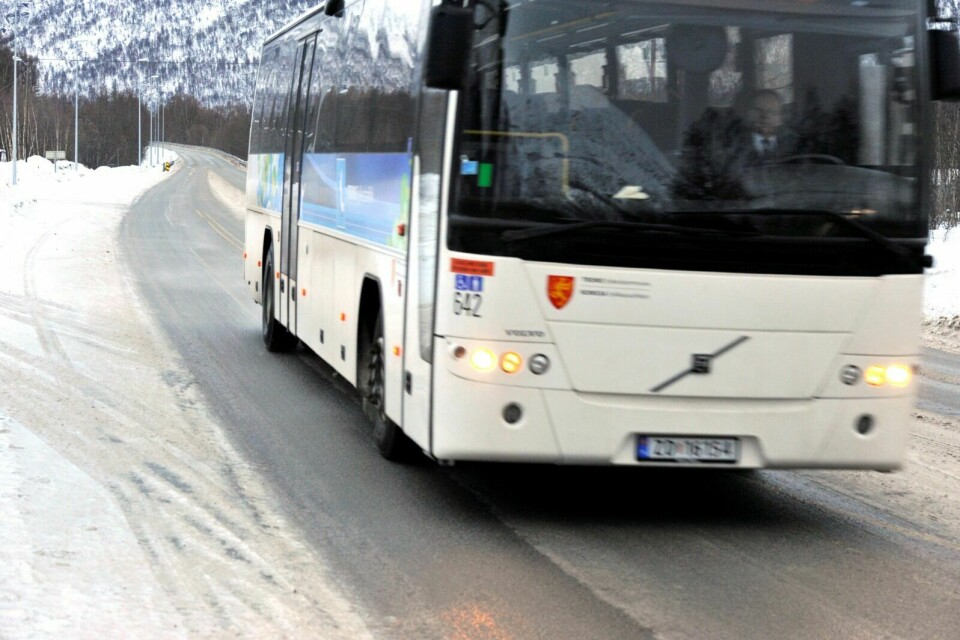 54 UTEN BELTE I NORD: I forrige uke ble beltebruken hos 1179 busspassasjerer i Nord-Norge kontrollert. 54. fikk gebyr på 1500 kroner. ILLUSTRASJONS FRA ARKIV. Foto: Yngve Foshaug