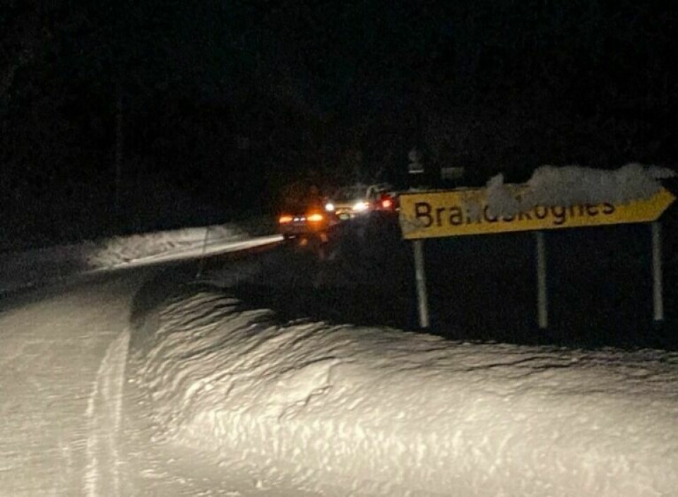 UHELL VED ROGNMOEN: Politiet rykket onsdag ettermiddag ut til et trafikkuhell ved Rognmoen i Målselv. Foto: Tipser