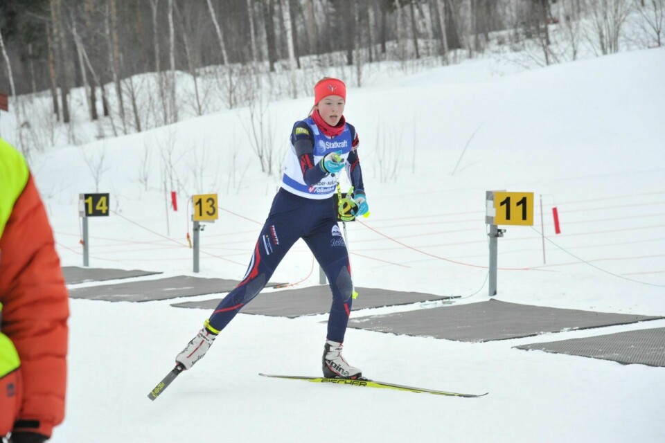 ENESTE FRA BALSFJORD: Elise Berntsen Løvland fra Laksvatn skiskyttere var eneste løper fra Balsfjord under søndagens KM i Bardu. Foto: Malin Cerense Straumsnes