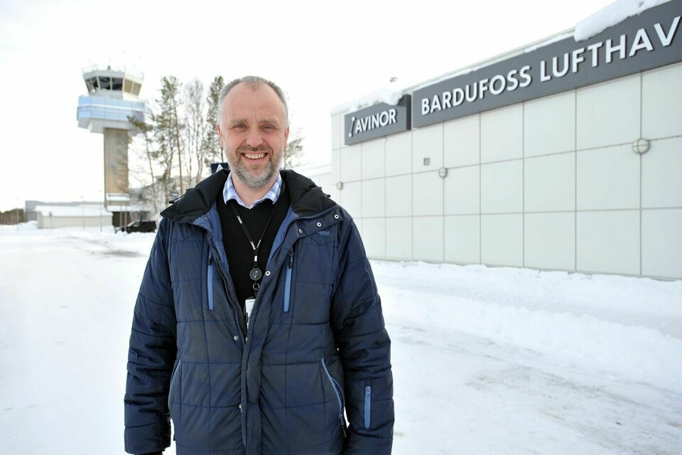 POSITIV TIL NYTT TILBUD: Lufthavnsjef Jørn Limo stiller seg positiv til at Widerøe skal ta reisende fra Bardufoss til Bodø og Tromsø. Nå har de knapt to måneder på seg til å tilrettelegge fasiliteter for flyeselskapet.