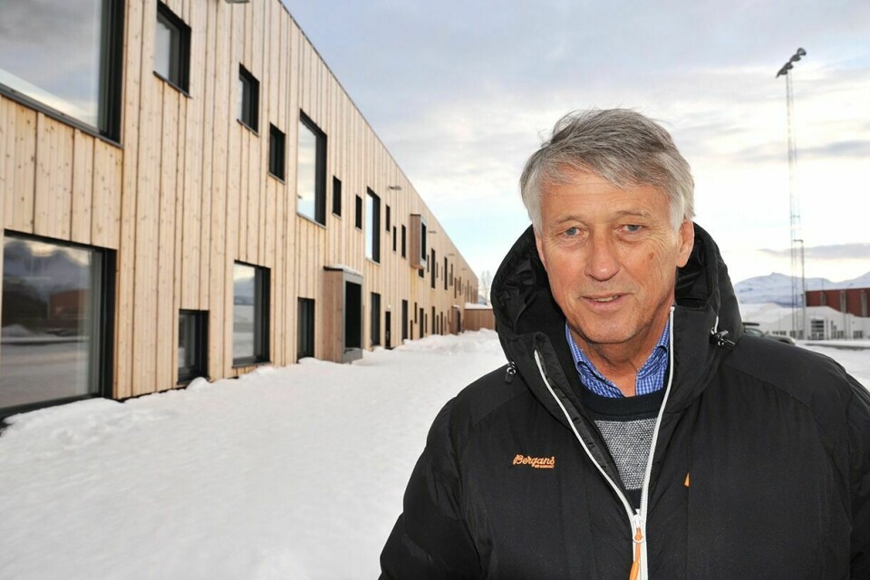 VENTER PÅ NYSKOLEN: Fylkesbyggesjef Jan Inge Hille håper NCC kommer i mål med å få nye Bardufoss videregående skole klar til overlevering. Foto: MORTEN KASBERGSEN (ARKIVFOTO)