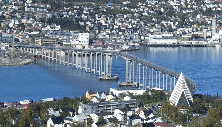 Det foreslås fra sentralt hold å sette av fem millioner til nasjonalt senter for jordobservasjon i Tromsø.